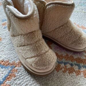 Old Navy Faux Suede-Trimmed Sherpa Boots 1